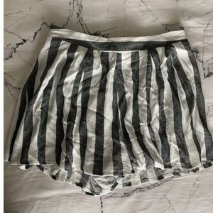 Boutique flowy shorts